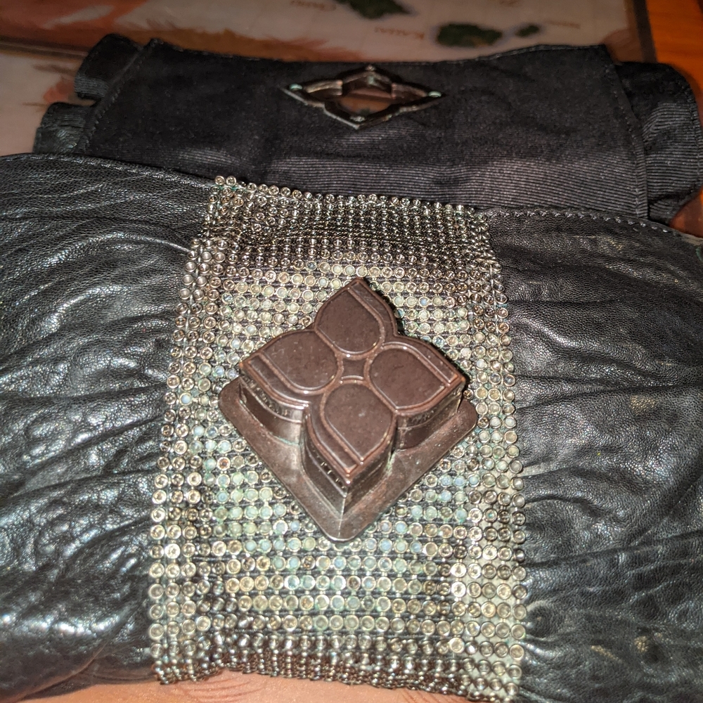 BCBG MacAzria evening bag - Picture 3 of 4